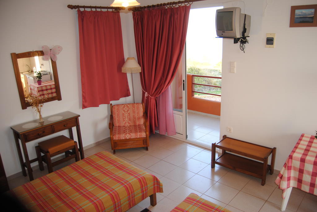 Maria Rooms Agia Ermioni Chambre photo